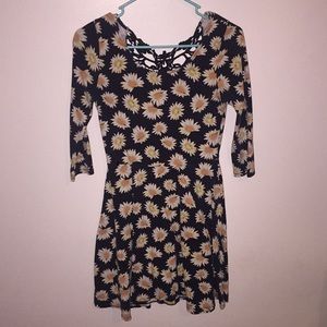 Daisy dress with lace back